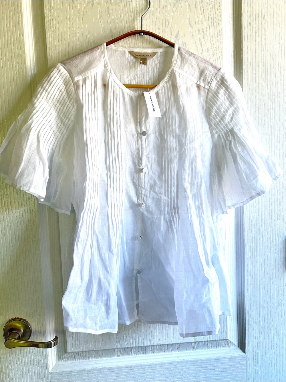 Banana Republic White Pintuck Button Front Top with Flutter Sleeves-Small
